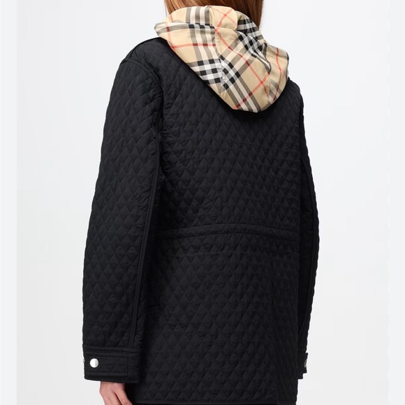 Burberry Black Quilted Jacket - Picture 3 of 9